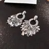 Pendientes Colgantes de Lentejuelas y Borlas con Patrón Circular Geométrico de Aguja Plateada Pendientes de Botón de Estilo Minimalista Pendientes de Diseño de Nicho