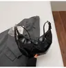 Bolsa Croissant de Couro Encerado Fashion para Mulheres 2026 Novo Design de Nicho Vintage Bolsa Transversal com Acabamento de Luxo, Bolsa de Mão e Bolsa de Ombro