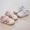 Zapatillas infantiles, colección otoño 2026, zapatos casuales de suela blanda para niñas, tallas medianas y grandes, zapatillas deportivas para estudiantes, zapatos de caña baja para niños