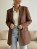Estilo de Viaje Transfronterizo para Mujer Hombro Caído Holgado Traje Pequeño Retro de Longitud Media con Tres Botones y Bolsillo
