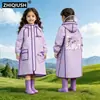 Capa de Chuva Infantil Unissex para Meninos e Meninas Impermeável de Corpo Inteiro Especial para Alunos do Ensino Fundamental I e II Crianças de Tamanho Médio a Grande com Abertura para Mochila Capa de Chuva