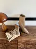 Estilo europeo y americano, diseño de caña ancha, hebilla metálica, elegantes y versátiles, botines de tacón alto con punta