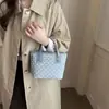 Bolso cubo simple único y elegante, bolso casual de moda, nuevo modelo de verano 2026, bolso de hombro y cruzado texturizado para mujer