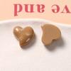 A juego con todo viñeteado en forma de corazón esquinas afiladas corazón grueso accesorios de resina para bricolaje pendientes horquilla material para carcasa de teléfono móvil venta al por mayor