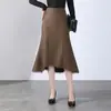 Elegante Falda de Cola de Pez Color Café para Mujer 2026 Primavera Nuevo Estilo Cintura Alta Ajustada Falda de Longitud Media con Adorno de Encaje