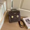 Nuevo modelo de otoño de 2026, mochila única de estilo universitario de alta costura elegante, bolso de hombro de moda nicho para el día a día