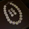 Conjunto de Brincos Redondos com Borla Cravejados de Diamante e Colar, Corrente de Clavícula Simples da Moda Retro Europeia e Americana, Joias de Luxo Leve e de Alta Qualidade