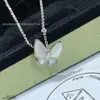Elegante y Lujosa Cadena para Clavícula de Nicho V-Gold Trébol de Cuatro Hojas Mariposa Madreperla Regalo de San Valentín Collar para Mujer Colgante