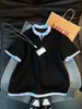 Camiseta Masculina de Verão Patchwork Listrada Falsa Duas Peças Manga Curta, Algodão Mamba, Toque de Alta Tecnologia, Gola V, Estilo Americano, Ombro Normal, Blusa de Manga Curta