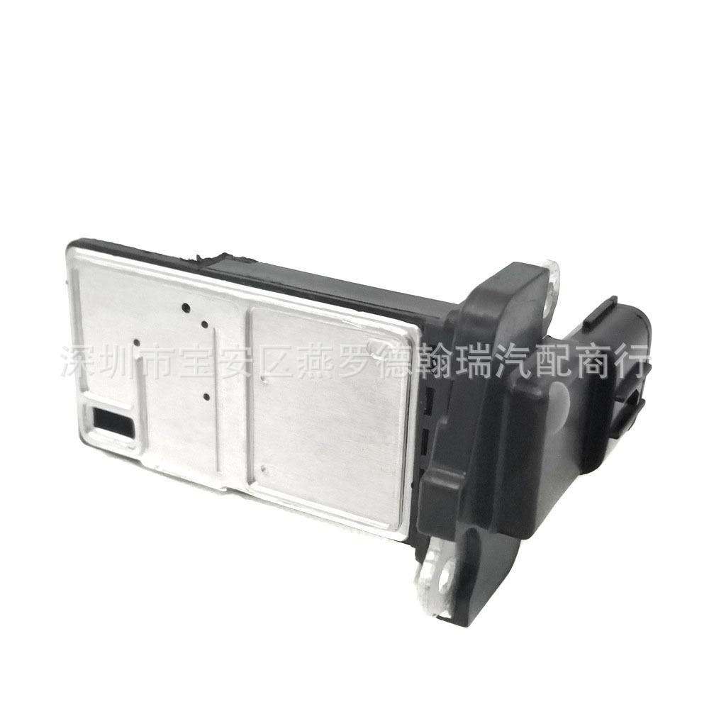 14183050611_983120258