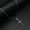Collar Cruz de Acero Inoxidable Nuevo Transfronterizo para Mujer, Colgante Sencillo y Elegante de Nicho, Accesorio Versátil Estilo Cool de Ins