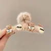 Presilha de cabelo floral elegante com toque de luxo, novo modelo 2026 pinça tubarão, popular entre celebridades da internet, adequada para cabelos grossos, presilha de cabelo de acrílico