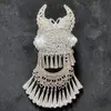 Imanes para Refrigerador de Brocado de Canción al por Mayor Miao Étnico de Guizhou Accesorios de Sombrero de Plata Pequeños Hechos a Mano Culturales y Creativos Mariposa Pequeña Cuerno Adorno para la Cabeza Miao