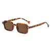 Gafas de Sol Cuadradas con Tachuelas Estilo Retro Ins Influencer para Mujer Moda Tendencia Versátiles Europeas y Americanas