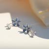 Brincos de Margarida para Mulheres Verão Design de Nicho Azul Brilhante Diamante Flor Brincos Elegante Acessível Joias de Luxo Novo Estilo
