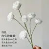 Materiais florais em tons de branco para salões de casamento, móveis para vitrines, adereços de flores de seda para decoração suave, arranjos de flores, marcadores de corredor, buquês artificiais atacado