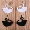 Venta al por mayor de parches bordados para fabricantes Parches bordados por computadora Estilo europeo y americano Cisne blanco y negro izquierdo y derecho Parches decorativos para ropa