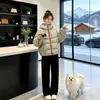 Chaqueta de Algodón Cálida con Capucha para Pareja Invierno 2026 Tallas Grandes para Mujer Holgada Exterior Engrosada Ropa de Abrigo Protectora contra el Frío