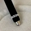 Coleção de Anéis de Metal Vazado com Renda de Alto Padrão Estilo Francês para Mulheres, Luxo Leve, Personalizáveis, Modernos, Tendência, Versáteis