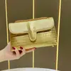 Nova bolsa de axila de luxo leve transfronteiriça, bolsa quadrada pequena com corrente para festa, bolsa de mão feminina para festa, bolsa de ombro única transversal para noite