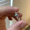Anillo de Estrella de Circonita Negra Estilo Dulce Fresco para Mujer Lujo Ligero Gama Alta Anillo de Dedo de Amor Moda Distintivo Anillo de Traje