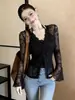 Camisa Romántica Negra de Encaje Estilo Francés para Mujer, Nueva Camiseta Versátil de Manga Larga para Verano con Elegante Cuello en V, Cuello Halter y Mangas de Campana
