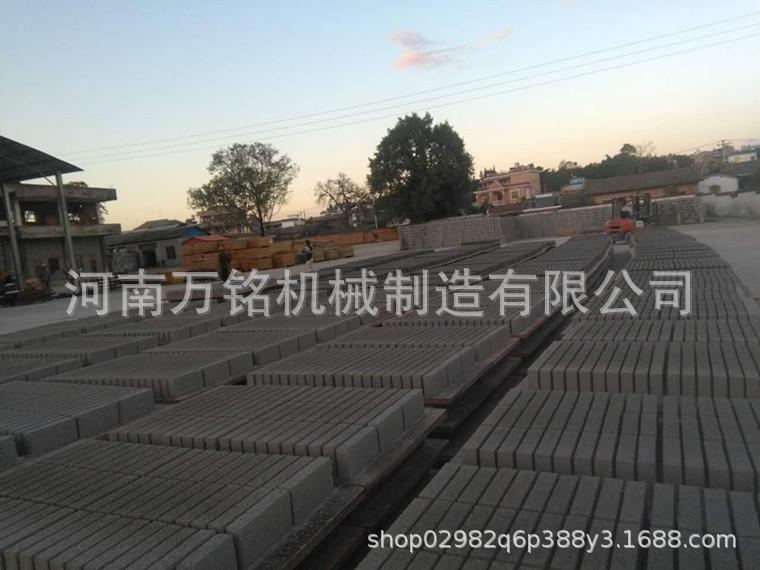 水泥实心标砖现场.jpg