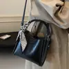 Nova Bolsa de Mão para Mulheres Primavera 2026, Bolsa de Balde de Nicho, Bolsa Simples de Ombro Transversal para o Dia a Dia, Bolsa Feminina da Moda