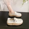 Sandálias Romanas Recortadas Color Block Retrô Sapatos Femininos Verão 2025 Novos Sapatos com Buracos de Dupla Utilização Sapatos Casuais Sola Grossa