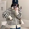 Cárdigan de punto a rayas con bloques de color, doble bolsillo, estilo coreano, corte holgado para mujer, nueva chaqueta de punto con cuello alto para otoño e invierno