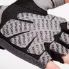 Guantes de fitness con mancuernas para mujer, estilo fino de verano, antideslizantes para ciclismo, levantamiento de pesas, frisbee, prevención de callos, guantes deportivos de medio dedo para hombre