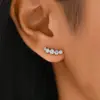 Pendientes de botón de plata S925 de fila de cinco piedras con un toque de lujo ligero y alta gama, versátiles para el trabajo