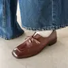Sapatos de Couro Estilo Coreano com Amarração Frontal e Decote Profundo, Novo Modelo 2026, Sapatos de Salto Baixo com Corte Profundo, Salto Baixo Robusto, Sapatos Uniformes com Superfície Macia