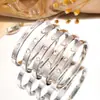 Pulsera de Acero de Titanio para Mujer, Pulsera de Plata con Circonita en Forma de Corazón, Diseño Simple, No se Desvanece, Se Puede Usar en la Ducha, Accesorio de Muñeca para Parejas