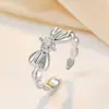 Anillo de Lujo Ligero Estilo Francés de Gama Alta con Microincrustaciones Completas de Diamantes para Mujer, Súper Brillante, Moderno, Exquisito, Versátil, Modelo Nuevo, Anillo de Venta Caliente en Transmisión en Vivo