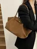Bolsa Transfronteriza de Gran Capacidad para Mujer Otoño e Invierno 2025 Nuevo Retro Nicho Bolso de Hombro Bolso Tote Plegado para Viajes