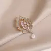 Broche Floral de Gama Alta Corsage Moda de Nicho Lujo Accesible Broche de Mariposa Accesorios de Alta Gama para Traje Abrigo para Mujer