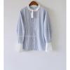 Cheio de senso de design! Textura incrível! Camisa feminina de algodão com listras azuis e contraste de cores e costura com manga lanterna