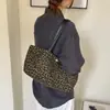 Modelo de bolso nuevo para principios de otoño de 2026, bolso de hombro de gran capacidad para mujer, bolso tote texturizado, bolso de axila con estampado de leopardo, bolso texturizado para mujer