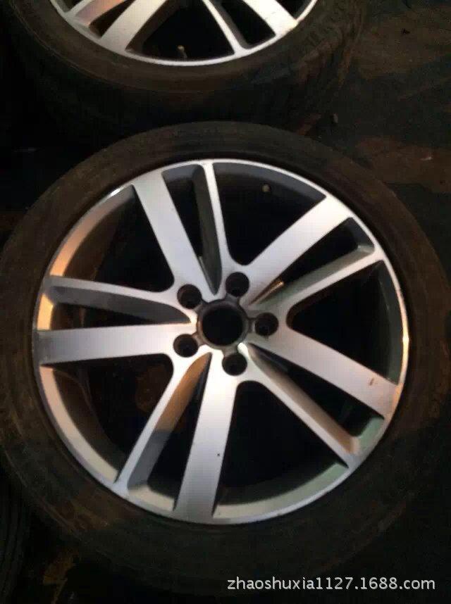 13年款奥迪Q7钢圈带胎2