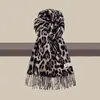 Bufanda Nueva de Estampado Leopardo para Mujer Otoño e Invierno Estilo Retro Coreano con Borlas Imitación Cachemir Chal Bufanda Cálida con Atmósfera Versátil
