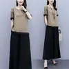 Conjunto de verão feminino, plus size, de corte solto, projetado para corpos curvilíneos, adequado para mães de meia-idade, com um visual jovem e estiloso, apresentando calças de perna larga e uma saia em um conjunto de duas peças.
