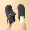 Novos sapatos Birkenstock femininos versáteis com forro de lã e fleece, espessados para aquecimento, com aumento interno de altura, perfeitos para mulheres baixinhas, para usar no inverno de forma despojada