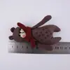 Venda quente urso desenho animado coelho de pelúcia broche animal pin acessórios para bolsa pode urso tecido têxtil para casa cachecol urso