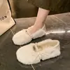 Sapatos de dirigir slip-on fofos para mulheres, novo estilo de inverno 2026, sapatilhas de pelúcia com bico redondo, sapatos de algodão espessados e forrados com fleece