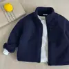 Nueva chaqueta de forro polar para niños 2026 otoño e invierno, elegante chaqueta con cuello alto para niños y niñas, top versátil con forro de forro polar para bebé