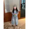Conjunto de Três Peças Estilo Coreano para Meninas: Conjunto Novo de Blusa de Manga Longa e Jeans de Perna Larga para Crianças - Primavera e Outono 2026