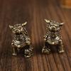 Bronze leão decoração cobre puro antigo mini leão chá pet decoração casa decoração desktop pares de tamanho pequeno