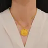 Colar Pingente Dourado Deus da Riqueza Moda Feminina Novo Método Antigo Chinês Ouro Dourado Cinco Vias Deus da Riqueza Redondo Marca Sorte Nafu Corrente da Clavícula