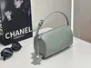 Bolsa Pequeña Cruzada para Mujer de Cuero de Vaca de Primera Capa, Personalizable, de Venta Caliente Europea y Americana, con Soporte para Bolígrafos, de un Solo Hombro